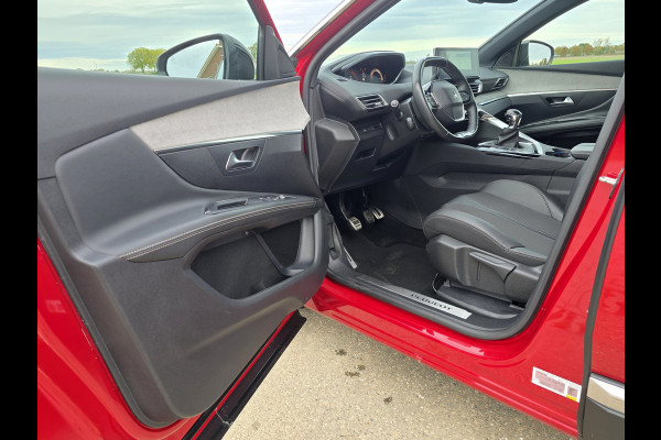 Peugeot 3008 1.2 PureTech Allure - 130 Pk - Euro 6 - Navi - ParkeerCamera