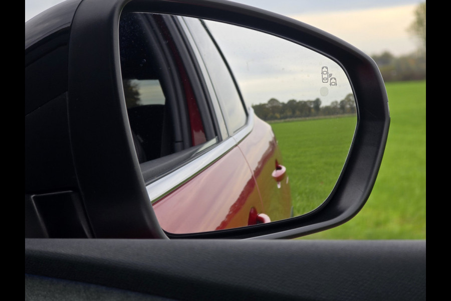 Peugeot 3008 1.2 PureTech Allure - 130 Pk - Euro 6 - Navi - ParkeerCamera