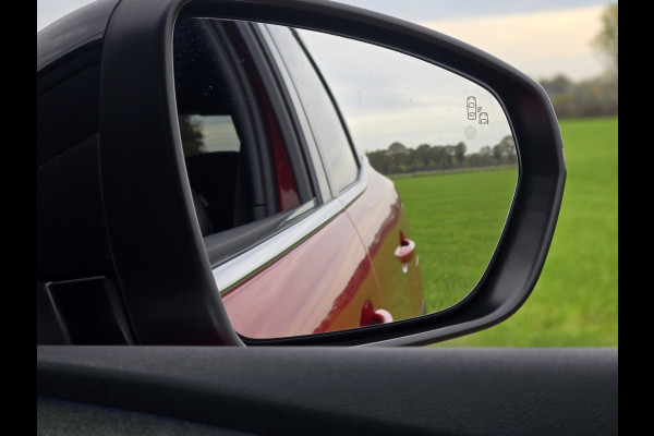 Peugeot 3008 1.2 PureTech Allure - 130 Pk - Euro 6 - Navi - ParkeerCamera