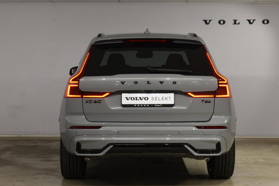 Volvo XC60 T6 350PK Plug-in Hybrid AWD Plus Black Edition / 360 Camera / Panorama Dak / Lederen Bekleding / Elektrische Stoelen / Stuur & Stoelverwarming /