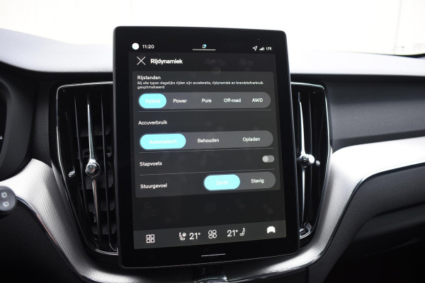 Volvo XC60 T6 350PK Plug-in Hybrid AWD Plus Black Edition / 360 Camera / Panorama Dak / Lederen Bekleding / Elektrische Stoelen / Stuur & Stoelverwarming /