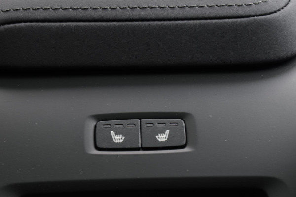 Volvo XC60 T6 350PK Plug-in Hybrid AWD Plus Black Edition / 360 Camera / Panorama Dak / Lederen Bekleding / Elektrische Stoelen / Stuur & Stoelverwarming /