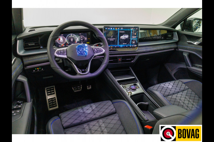 Volkswagen Tayron 1.5 eHybrid R-Line Edition 272 PK automaat | Elec. trekhaak | Panodak | Elec. achterklep | 360 graden Camera, Adaptieve Cruise, Travelassistant, IQ light, Fabrieksgarantie