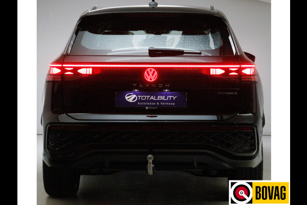 Volkswagen Tayron 1.5 eHybrid R-Line Edition 272 PK automaat | Elec. trekhaak | Panodak | Elec. achterklep | 360 graden Camera, Adaptieve Cruise, Travelassistant, IQ light, Fabrieksgarantie