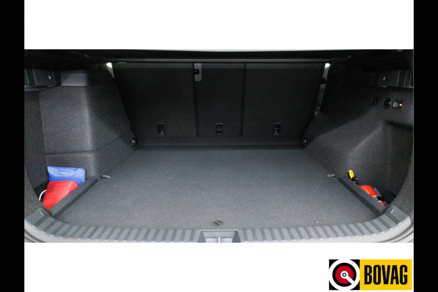 Volkswagen Tayron 1.5 eHybrid R-Line Edition 272 PK automaat | Elec. trekhaak | Panodak | Elec. achterklep | 360 graden Camera, Adaptieve Cruise, Travelassistant, IQ light, Fabrieksgarantie