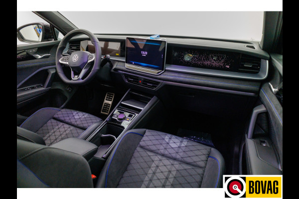 Volkswagen Tayron 1.5 eHybrid R-Line Edition 272 PK automaat | Elec. trekhaak | Panodak | Elec. achterklep | 360 graden Camera, Adaptieve Cruise, Travelassistant, IQ light, Fabrieksgarantie