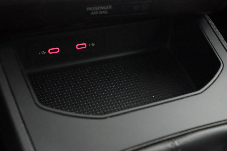 Seat Ibiza 1.0 TSI Style Business Intense|Camera|PDC|Navigatie