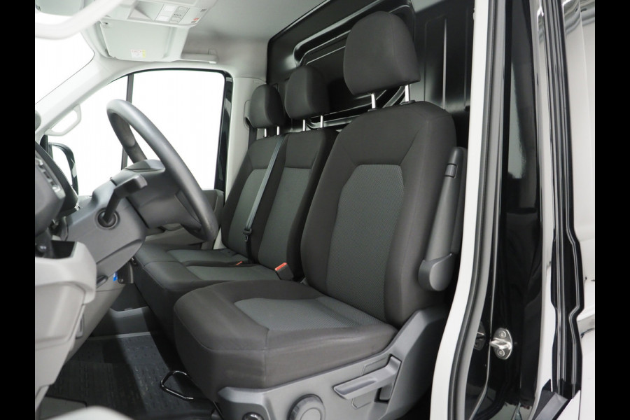 Volkswagen Crafter 35 2.0 TDI L4H3 | Beklede Laadruimte | LED | Sidesteps | Carplay | Camera | Trekhaak