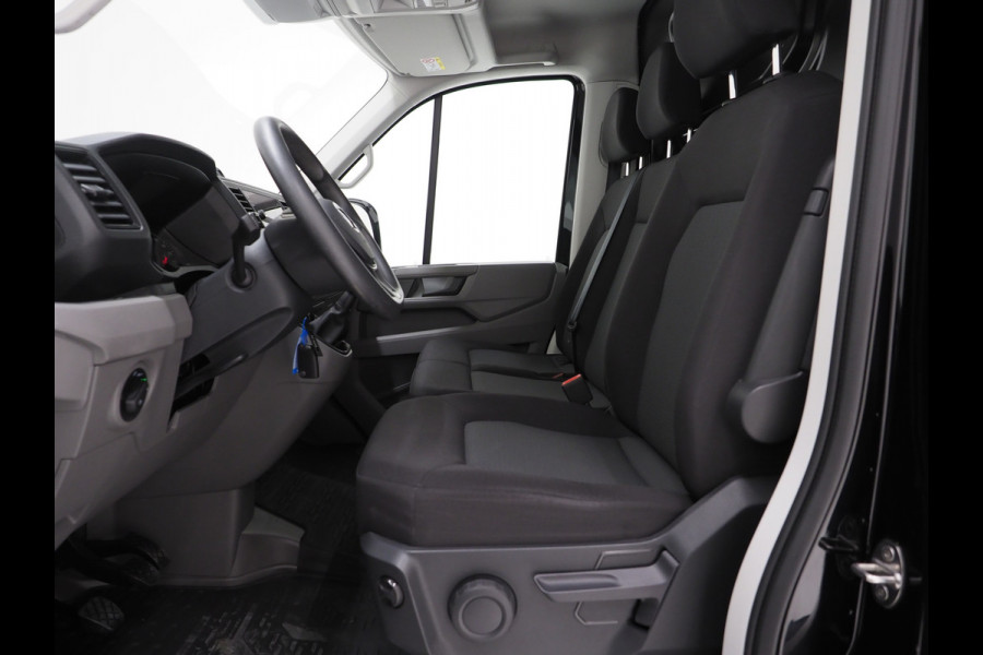 Volkswagen Crafter 35 2.0 TDI L4H3 | Beklede Laadruimte | LED | Sidesteps | Carplay | Camera | Trekhaak