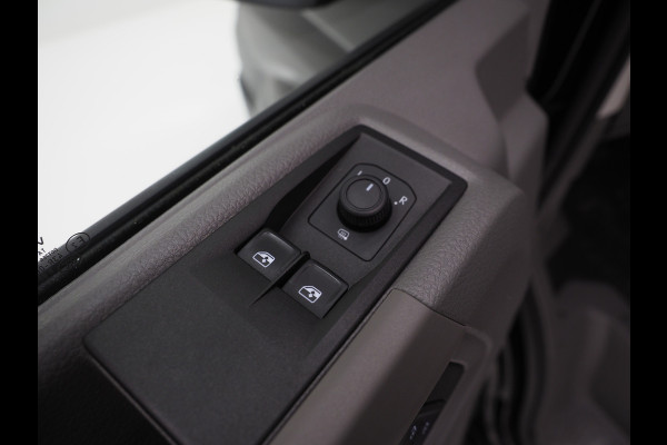 Volkswagen Crafter 35 2.0 TDI L4H3 | Beklede Laadruimte | LED | Sidesteps | Carplay | Camera | Trekhaak