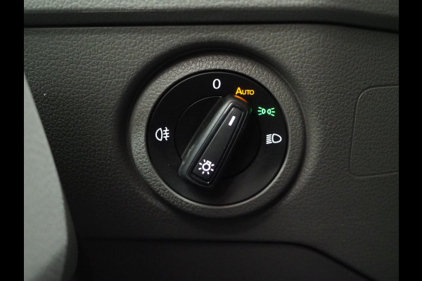 Volkswagen Crafter 35 2.0 TDI L4H3 | Beklede Laadruimte | LED | Sidesteps | Carplay | Camera | Trekhaak