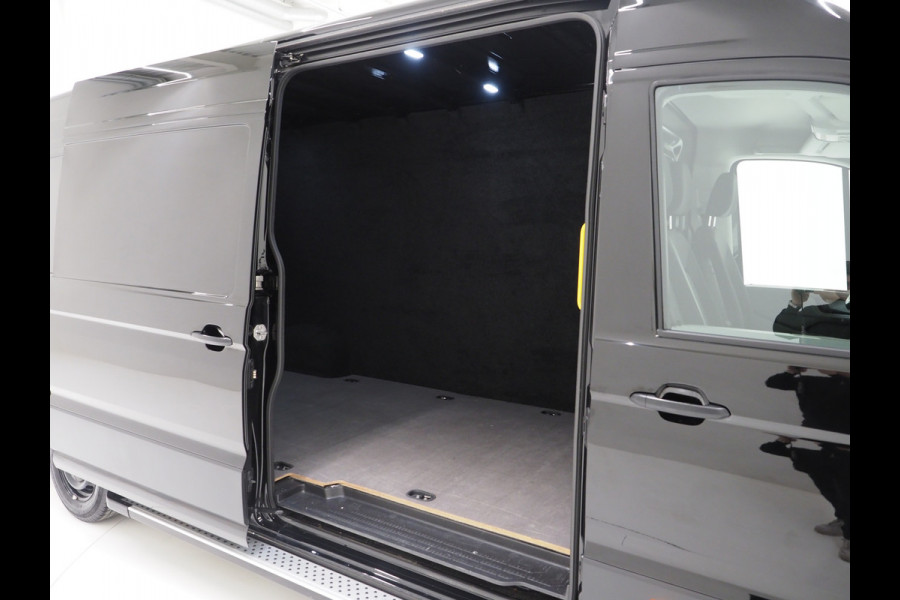 Volkswagen Crafter 35 2.0 TDI L4H3 | Beklede Laadruimte | LED | Sidesteps | Carplay | Camera | Trekhaak