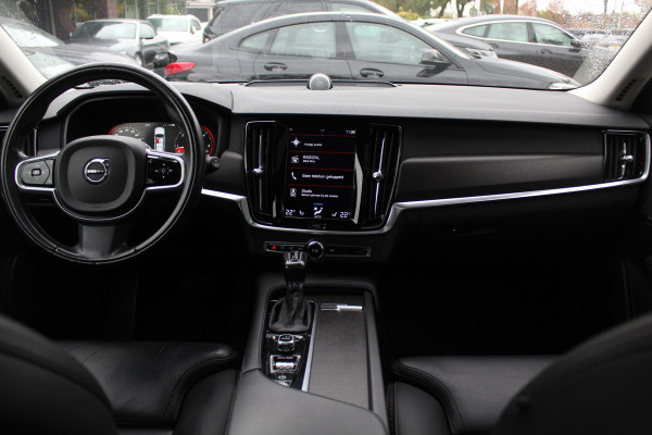 Volvo V90 Cross Country 2.0 D5 Pro / Trekhaak / Panoramadak / Camera / Head-up / Bowers en Wilkens / Luchtvering / 20'' / Keyless / Standverwarming / Stuurverwarming  / Dodehoek / Stoelverwarming / ACC