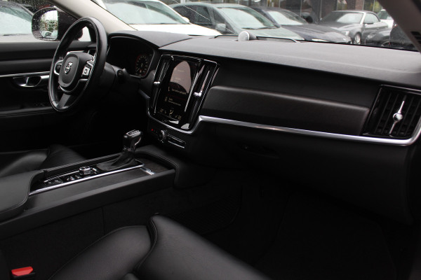 Volvo V90 Cross Country 2.0 D5 Pro / Trekhaak / Panoramadak / Camera / Head-up / Bowers en Wilkens / Luchtvering / 20'' / Keyless / Standverwarming / Stuurverwarming  / Dodehoek / Stoelverwarming / ACC