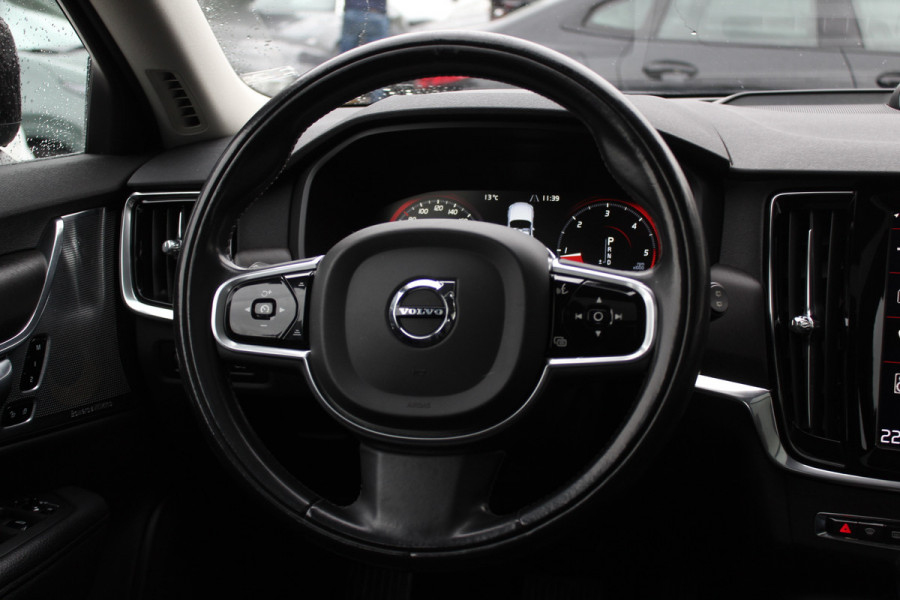 Volvo V90 Cross Country 2.0 D5 Pro / Trekhaak / Panoramadak / Camera / Head-up / Bowers en Wilkens / Luchtvering / 20'' / Keyless / Standverwarming / Stuurverwarming  / Dodehoek / Stoelverwarming / ACC