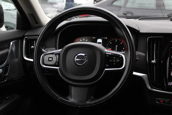 Volvo V90 Cross Country 2.0 D5 Pro / Trekhaak / Panoramadak / Camera / Head-up / Bowers en Wilkens / Luchtvering / 20'' / Keyless / Standverwarming / Stuurverwarming  / Dodehoek / Stoelverwarming / ACC