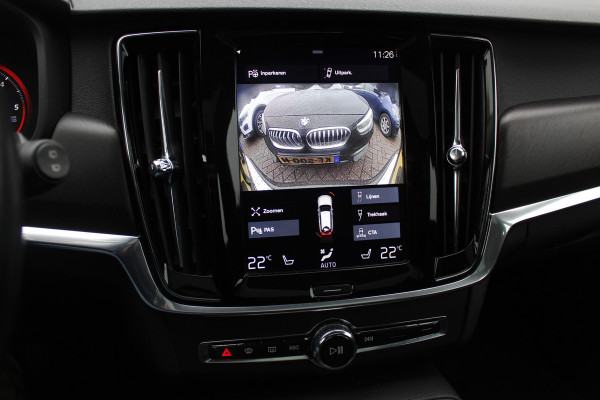 Volvo V90 Cross Country 2.0 D5 Pro / Trekhaak / Panoramadak / Camera / Head-up / Bowers en Wilkens / Luchtvering / 20'' / Keyless / Standverwarming / Stuurverwarming  / Dodehoek / Stoelverwarming / ACC