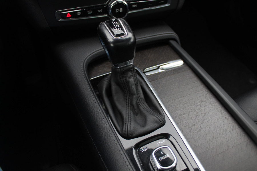 Volvo V90 Cross Country 2.0 D5 Pro / Trekhaak / Panoramadak / Camera / Head-up / Bowers en Wilkens / Luchtvering / 20'' / Keyless / Standverwarming / Stuurverwarming  / Dodehoek / Stoelverwarming / ACC
