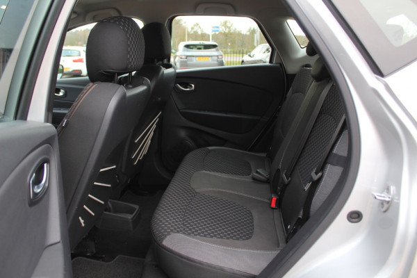 Renault Captur 1.2 TCe Intens 63.468 km! / Camera / Navigatie / Keyless / 17'' / Armsteun / DAB / Cruise Control