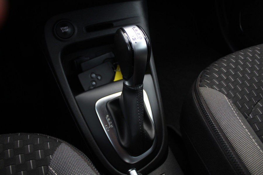 Renault Captur 1.2 TCe Intens 63.468 km! / Camera / Navigatie / Keyless / 17'' / Armsteun / DAB / Cruise Control