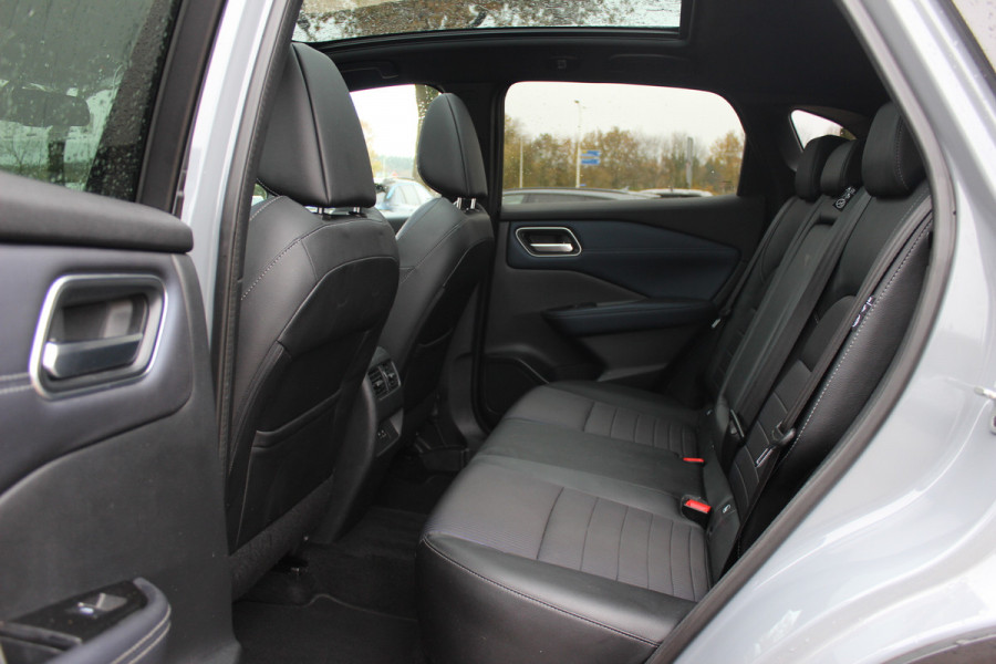 Nissan QASHQAI 1.3 MHEV Tekna / Panoramadak / 360Camera / Head-up / Half leder / Matrix LED / 19'' / Stoelverwarming / DAB / ACC