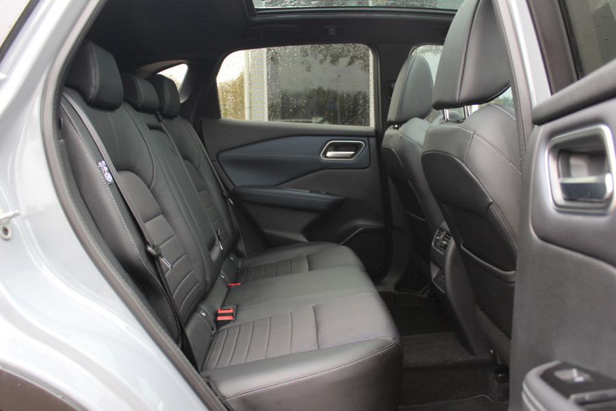 Nissan QASHQAI 1.3 MHEV Tekna / Panoramadak / 360Camera / Head-up / Half leder / Matrix LED / 19'' / Stoelverwarming / DAB / ACC