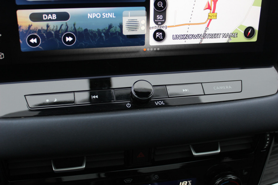 Nissan QASHQAI 1.3 MHEV Tekna / Panoramadak / 360Camera / Head-up / Half leder / Matrix LED / 19'' / Stoelverwarming / DAB / ACC