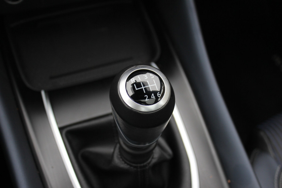 Nissan QASHQAI 1.3 MHEV Tekna / Panoramadak / 360Camera / Head-up / Half leder / Matrix LED / 19'' / Stoelverwarming / DAB / ACC