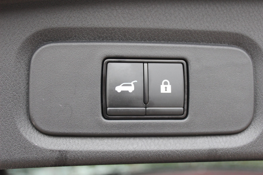 Nissan QASHQAI 1.3 MHEV Tekna / Panoramadak / 360Camera / Head-up / Half leder / Matrix LED / 19'' / Stoelverwarming / DAB / ACC