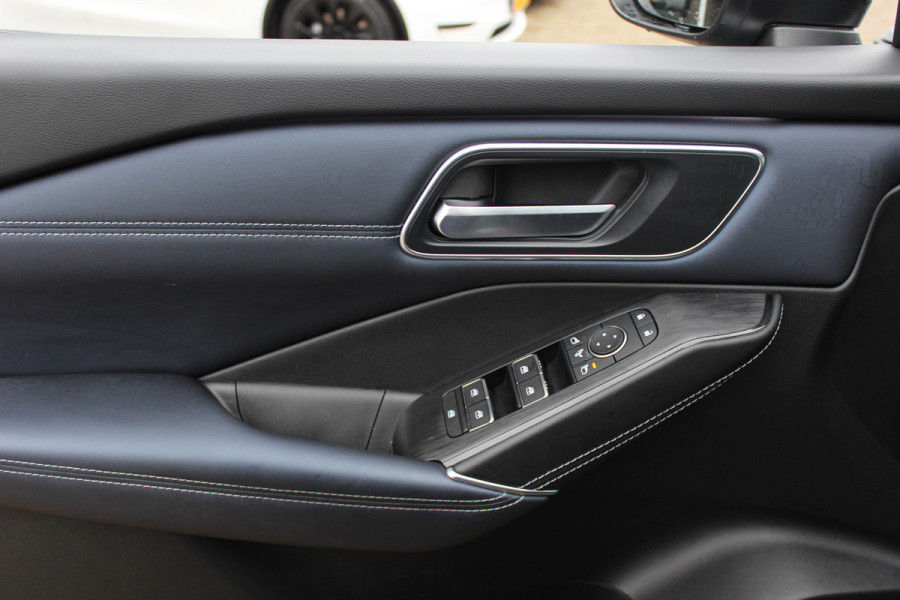 Nissan QASHQAI 1.3 MHEV Tekna / Panoramadak / 360Camera / Head-up / Half leder / Matrix LED / 19'' / Stoelverwarming / DAB / ACC