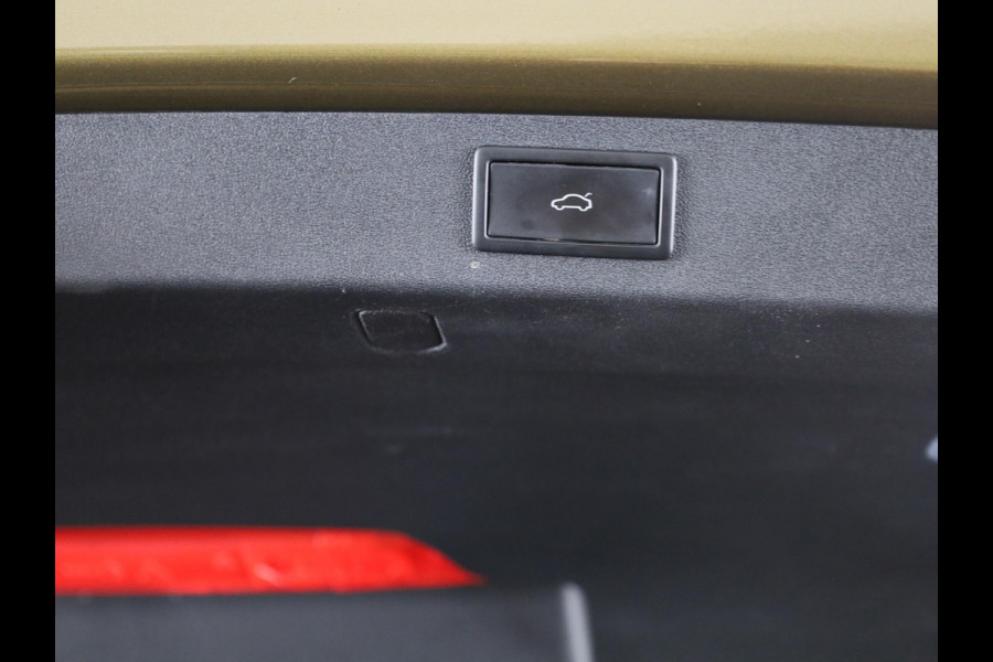 Škoda Kodiaq 1.5 TSI PHEV Business Edition 204 pk Automaat (DSG) | Verlengde garantie | Navigatie | Trekhaak (wegklapbaar) | Parkeersensoren | Achteruitrijcamera | Lederen bekleding | Stoelverwarming v/a |