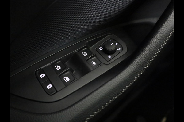 Škoda Kodiaq 1.5 TSI PHEV Business Edition 204 pk Automaat (DSG) | Verlengde garantie | Navigatie | Trekhaak (wegklapbaar) | Parkeersensoren | Achteruitrijcamera | Lederen bekleding | Stoelverwarming v/a |