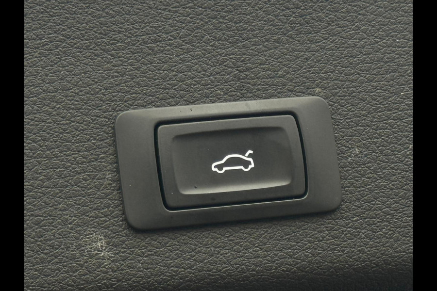 Audi e-tron Quattro Business edition Plus, 1 e eigenaar, panodak, leder, camera, afn. trekhaak, stoelverwarming, NL auto nap