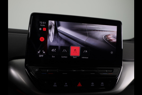 Volkswagen ID.4 Life 77 kWh 204 pk | Navigatie | Parkeersensoren | Adaptieve cruise control | LED koplampen | Stoelverwarming |