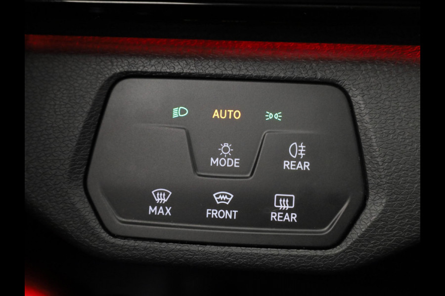 Volkswagen ID.4 Life 77 kWh 204 pk | Navigatie | Parkeersensoren | Adaptieve cruise control | LED koplampen | Stoelverwarming |