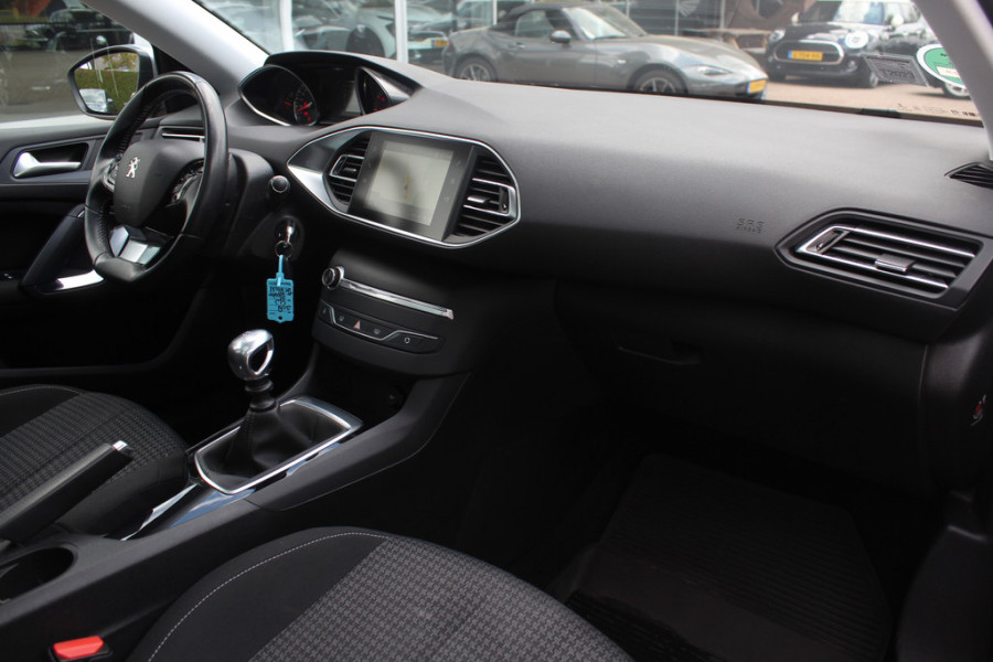 Peugeot 308 SW 1.6 BlueHDI Blue Lease Executive / Panoramadak / Navigatie / Parkeerhulp V+A / 16'' / DAB / Cruise Control