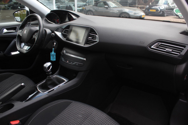 Peugeot 308 SW 1.6 BlueHDI Blue Lease Executive / Panoramadak / Navigatie / Parkeerhulp V+A / 16'' / DAB / Cruise Control