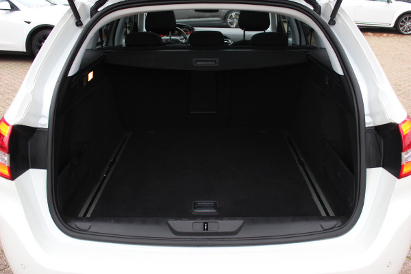 Peugeot 308 SW 1.6 BlueHDI Blue Lease Executive / Panoramadak / Navigatie / Parkeerhulp V+A / 16'' / DAB / Cruise Control