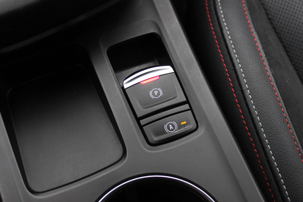 Renault Arkana 1.3 TCe 140 R.S. Line / Camera / Leder / 18'' / Bose / Keyless / Sfeerverlichting / Navigatie / Dodehoek / DAB / ACC / Stoelverwarming