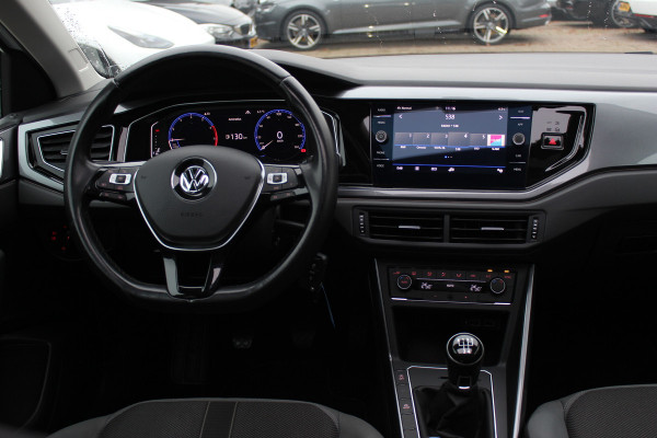 Volkswagen Polo 1.0 TSI Highline / Panoramadak / Virtual Cockpit / CarPlay / 17'' / LED Koplampen / Climate Control / ACC