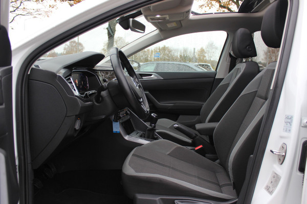 Volkswagen Polo 1.0 TSI Highline / Panoramadak / Virtual Cockpit / CarPlay / 17'' / LED Koplampen / Climate Control / ACC