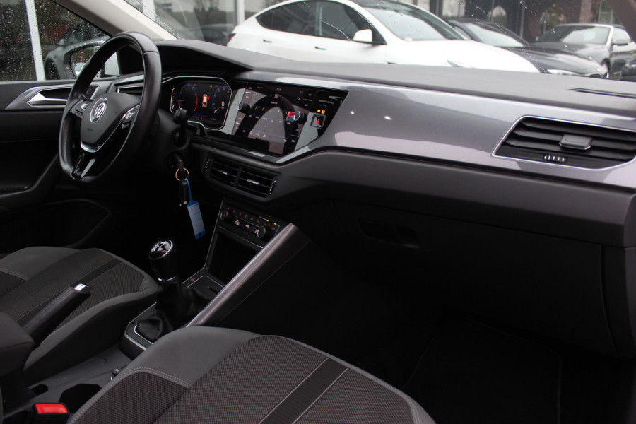Volkswagen Polo 1.0 TSI Highline / Panoramadak / Virtual Cockpit / CarPlay / 17'' / LED Koplampen / Climate Control / ACC