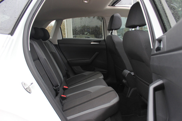 Volkswagen Polo 1.0 TSI Highline / Panoramadak / Virtual Cockpit / CarPlay / 17'' / LED Koplampen / Climate Control / ACC