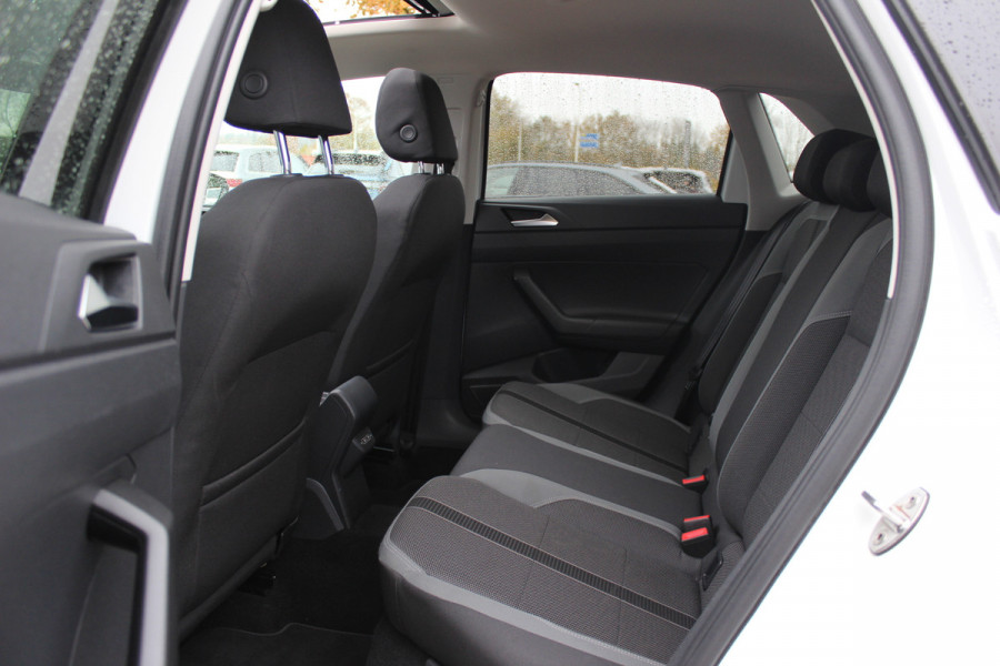 Volkswagen Polo 1.0 TSI Highline / Panoramadak / Virtual Cockpit / CarPlay / 17'' / LED Koplampen / Climate Control / ACC