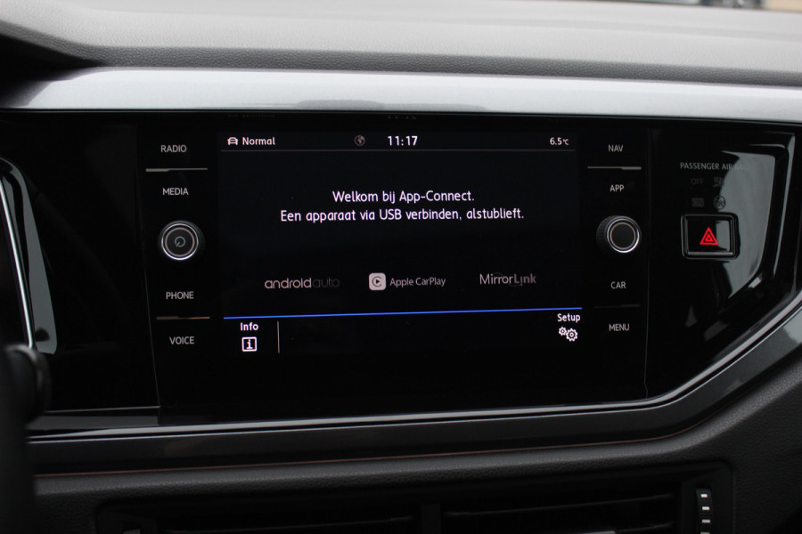 Volkswagen Polo 1.0 TSI Highline / Panoramadak / Virtual Cockpit / CarPlay / 17'' / LED Koplampen / Climate Control / ACC