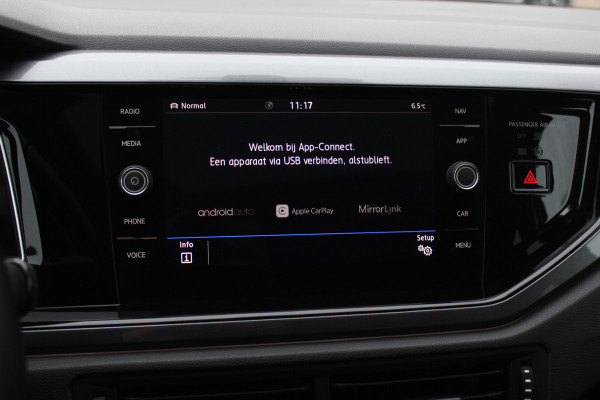 Volkswagen Polo 1.0 TSI Highline / Panoramadak / Virtual Cockpit / CarPlay / 17'' / LED Koplampen / Climate Control / ACC