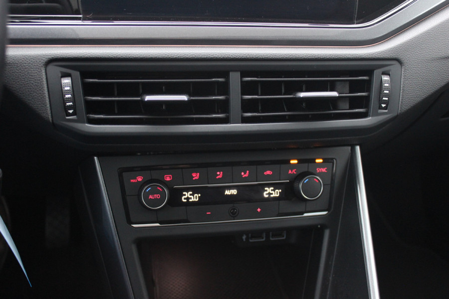 Volkswagen Polo 1.0 TSI Highline / Panoramadak / Virtual Cockpit / CarPlay / 17'' / LED Koplampen / Climate Control / ACC