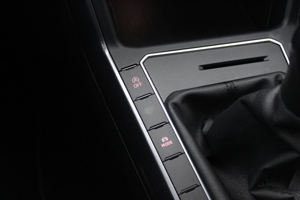 Volkswagen Polo 1.0 TSI Highline / Panoramadak / Virtual Cockpit / CarPlay / 17'' / LED Koplampen / Climate Control / ACC