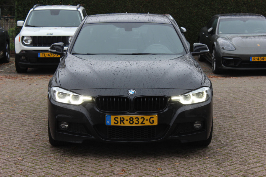 BMW 3-serie 320i Edition M Sport / Trekhaak / Leder / Navigatie / 18'' / Stoelverwarming / Cruise Control