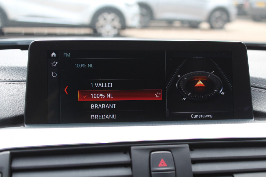 BMW 3-serie 320i Edition M Sport / Trekhaak / Leder / Navigatie / 18'' / Stoelverwarming / Cruise Control